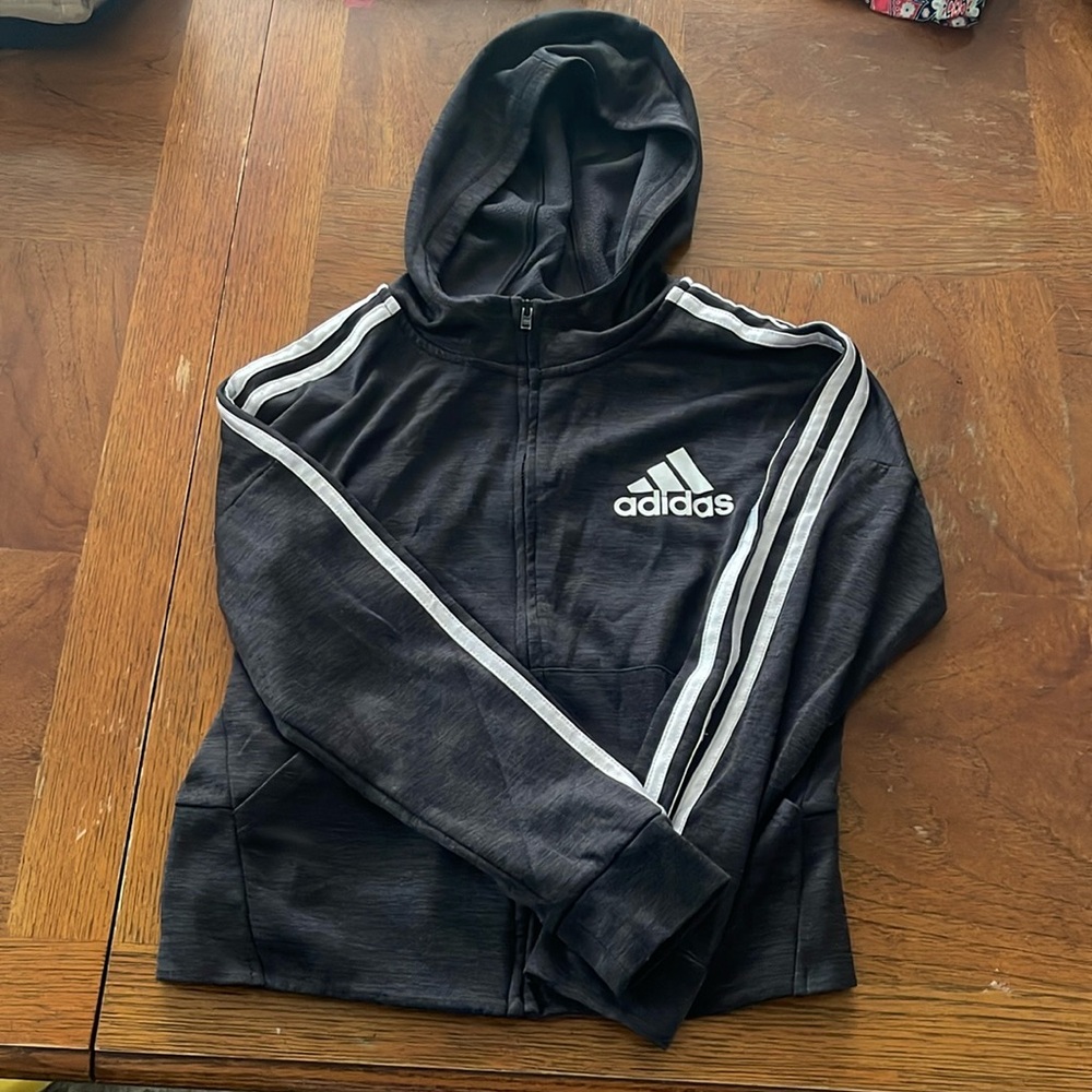Adidas
Boys 
10/12